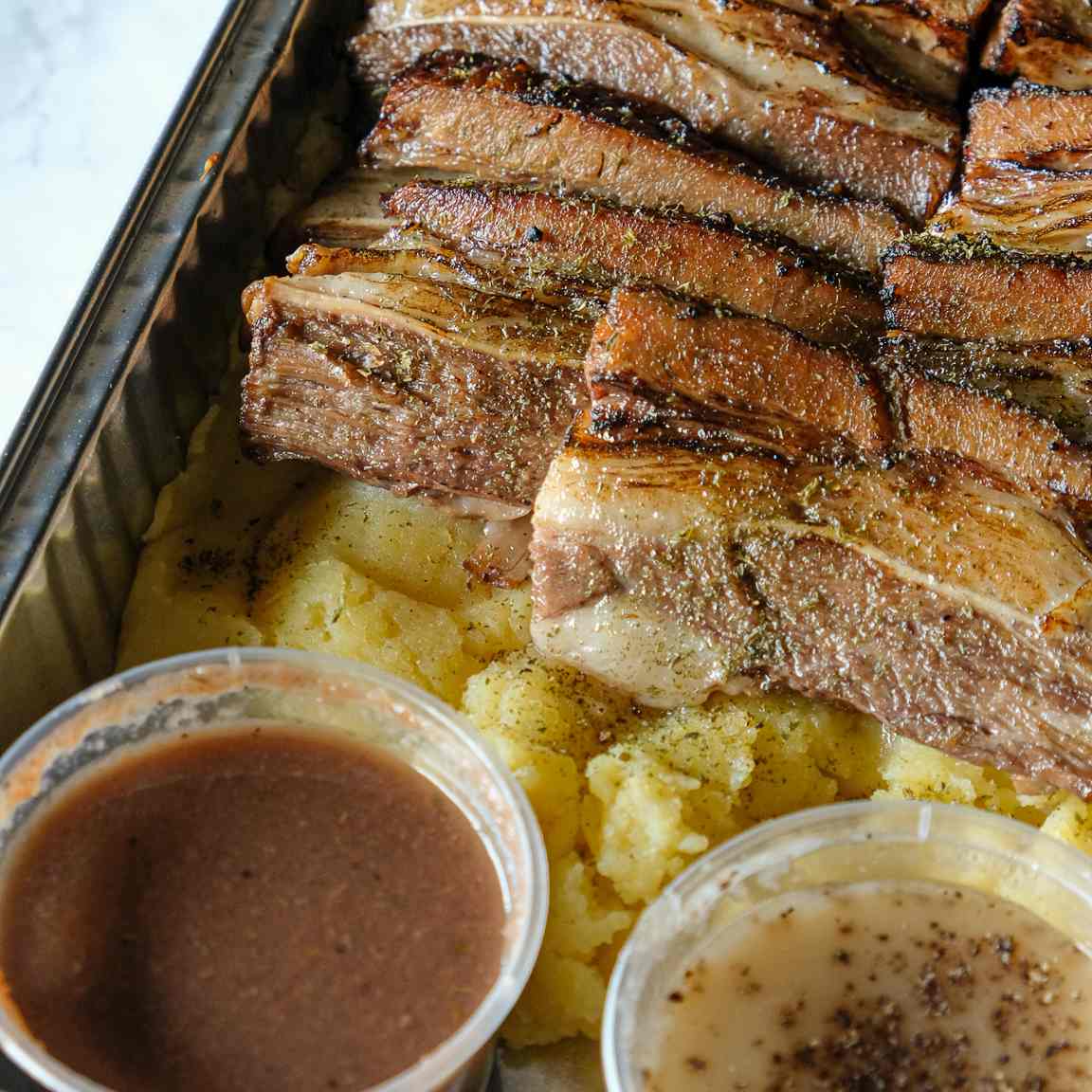 Roast Beef with Mashed Potato Party Tray